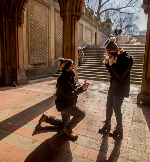 man-on-one-knee-proposing-to-a-woman-3038145